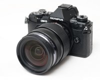       OLYMPUS OM-D E-M5 mark II kit 14-150mm II f/ 4-5.