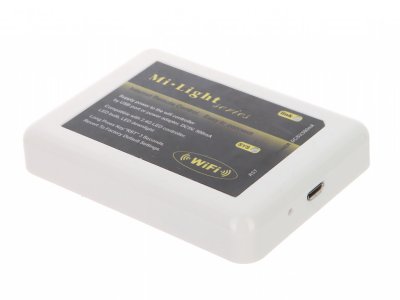  LUNA CON 5V WiFi repeater 70058