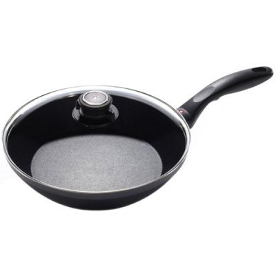    Swiss Diamond 6-526-I Skillet with Lid