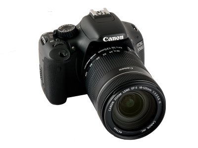 Canon EOS 550D kit 18-135 mm IS   CMOS 18.7MPix, 5184 x 3456, LCD 3", SD/SDHC