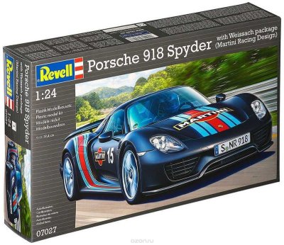 Revell    Porsche 918 Spyder Martini Racing Design